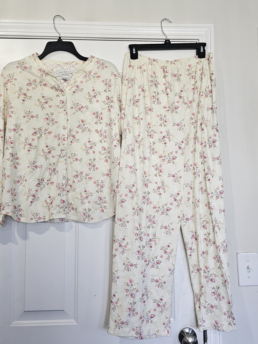 Karen  Neuburger Women Cream Floral Pajama Set - Pink Rose Print Size Large{27}